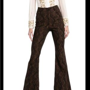 Alice + Olivia Kayleigh high waist bell bottoms Nwt size 8